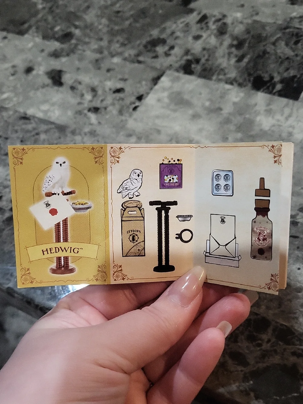 Miniverse Make It Mini Harry Potter Hedwig